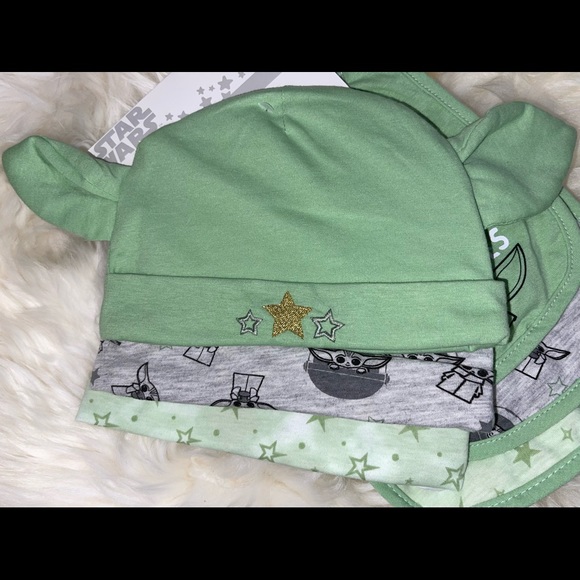 Disney Star Wars Baby Yoda Mandalorian 6 Piece Hat and Bib Set - Picture 2 of 8